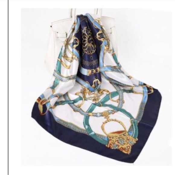 Large square head and neck scarf 🧣(brand new) - Picture 4 of 4